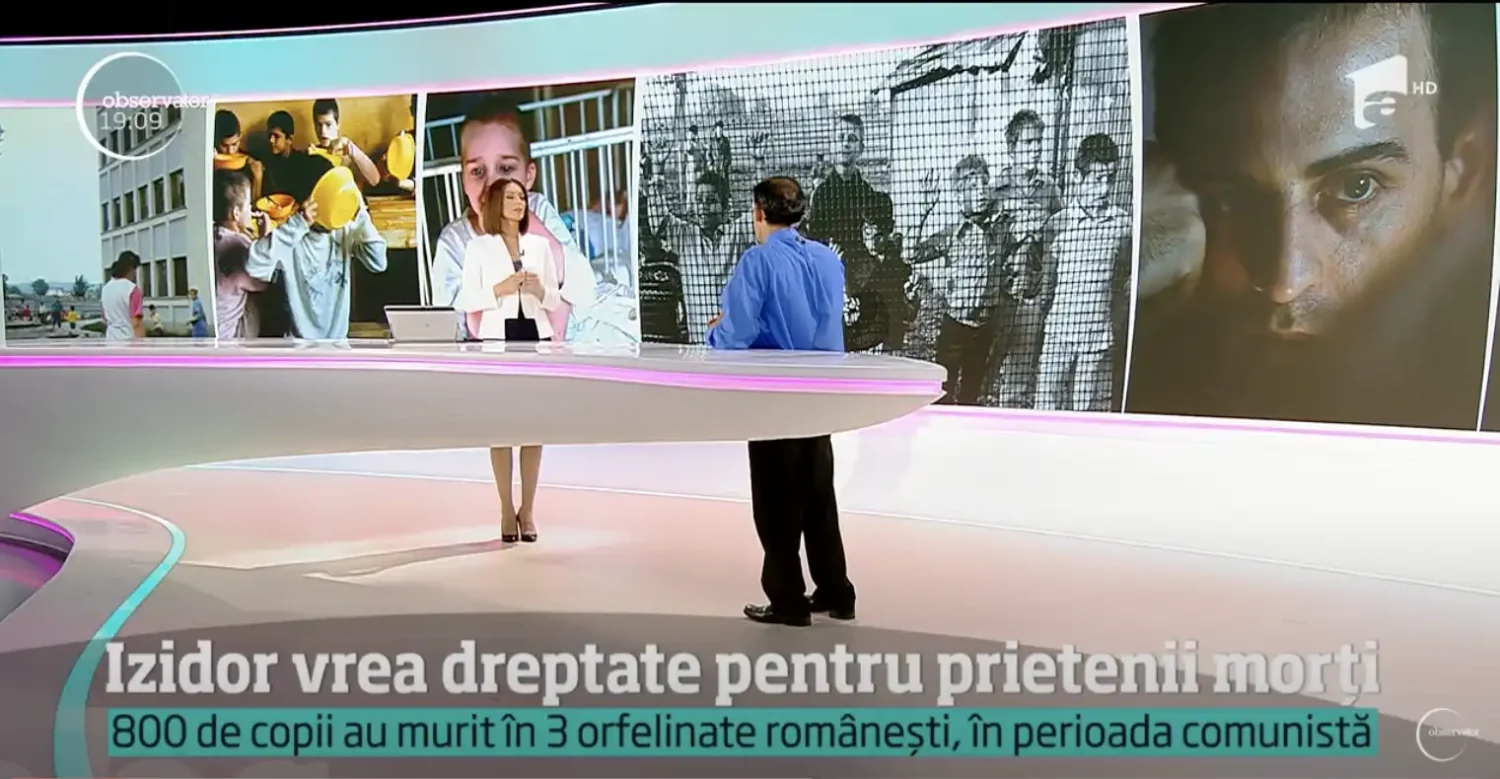 Izidor being interviewed on Romanian TV show set